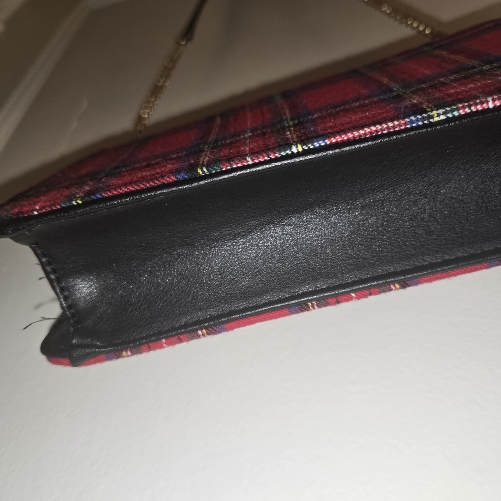 Olivia Miller Bee Cross Body Handbag - Picture 8 of 13